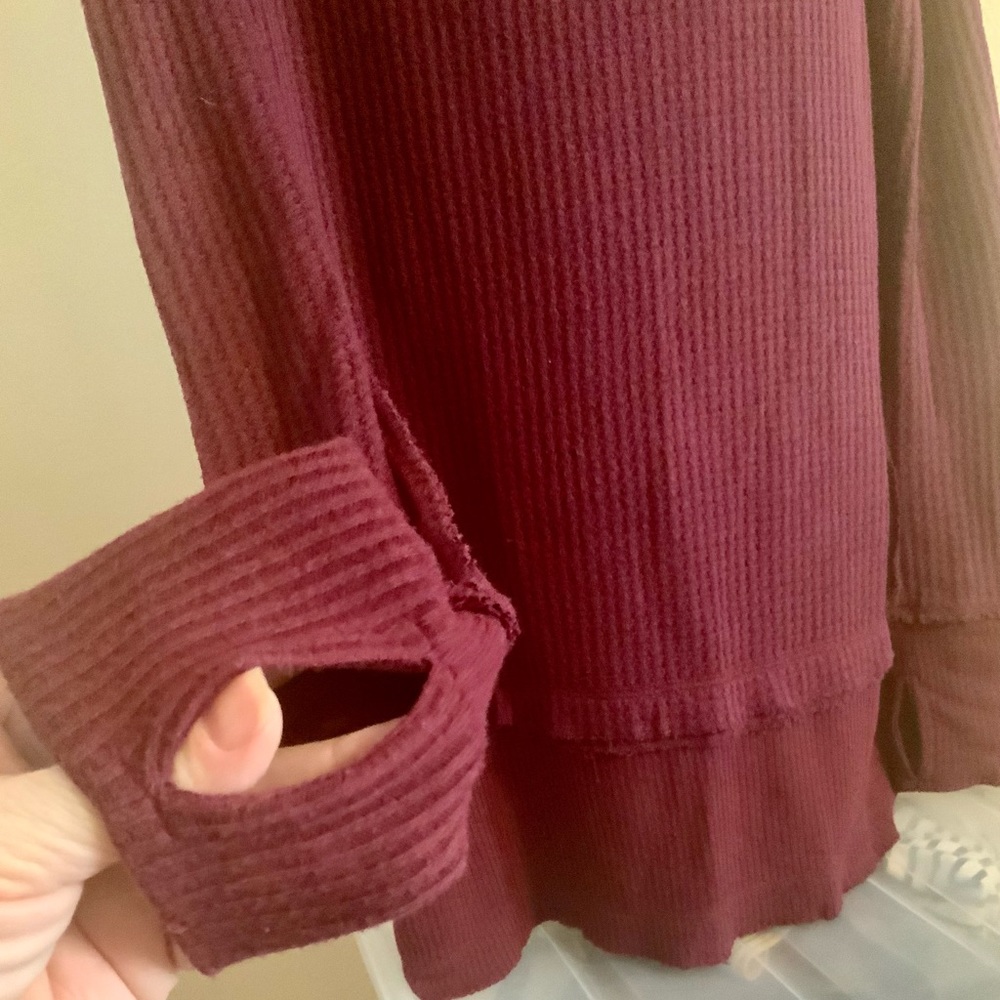 We The Free…Fits like L/ XLBurgundy tag size: M but is very oversized.P2P: 29 - Picture 6 of 11